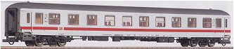 Passenger car 1st class in ICE livery<br /><a href='images/pictures/Roco/45044.jpg' target='_blank'>Full size image</a>